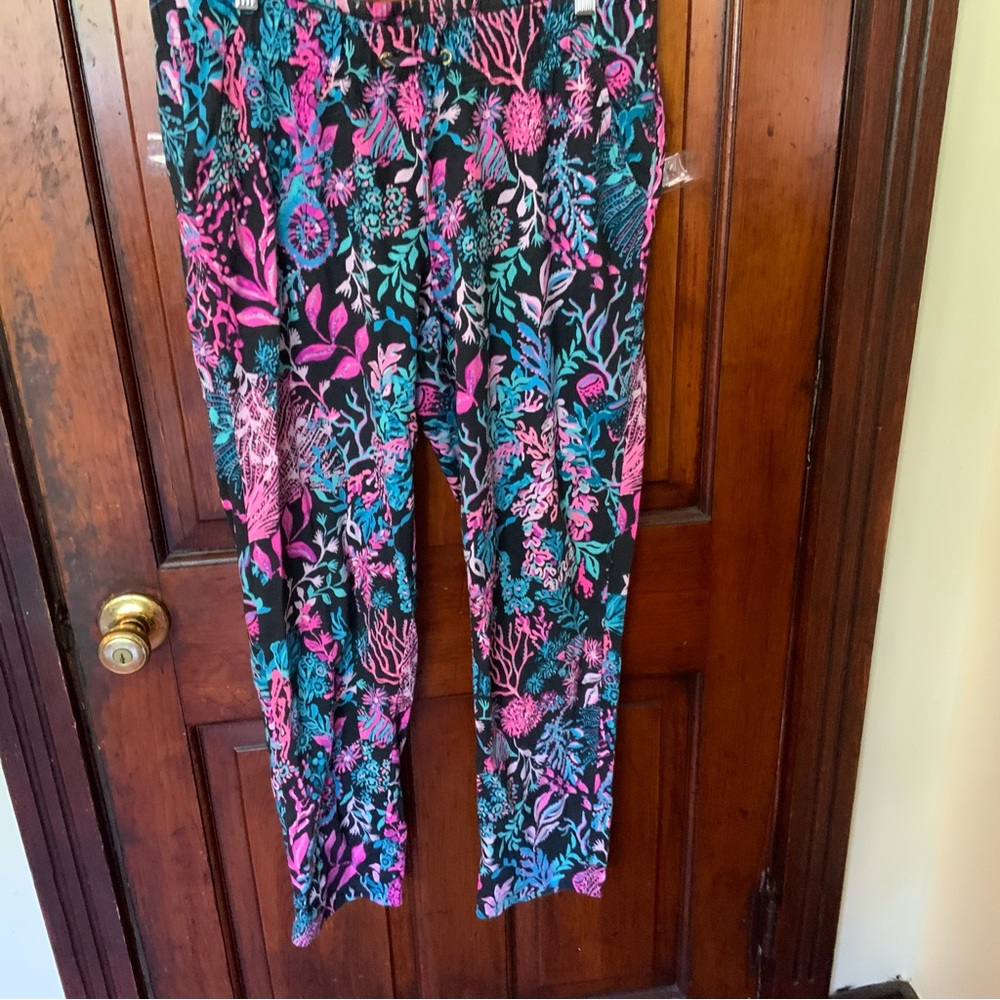 Lilly Pulitzer Pink and Blue Floral Cropped Pants - Picture 2 of 5